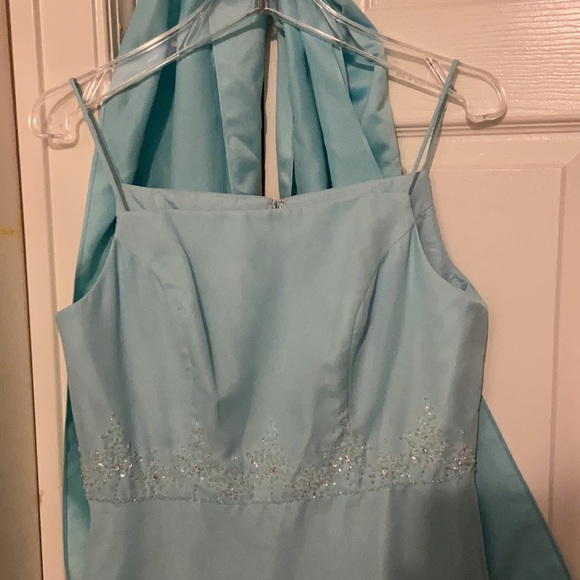 Pretty chiffon, A-line beaded dress. Aqua in color size 12 with matching drape. - Picture 2 of 4